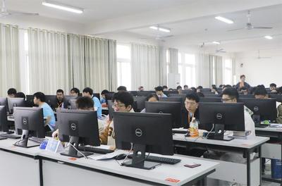 湖南省第十八屆大學(xué)生計算機程序設(shè)計競賽在湘潭大學(xué)成功舉辦